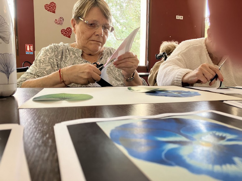 ATELIER CREATIF MOIS DE LA TERRE QUI RASSEMBLE