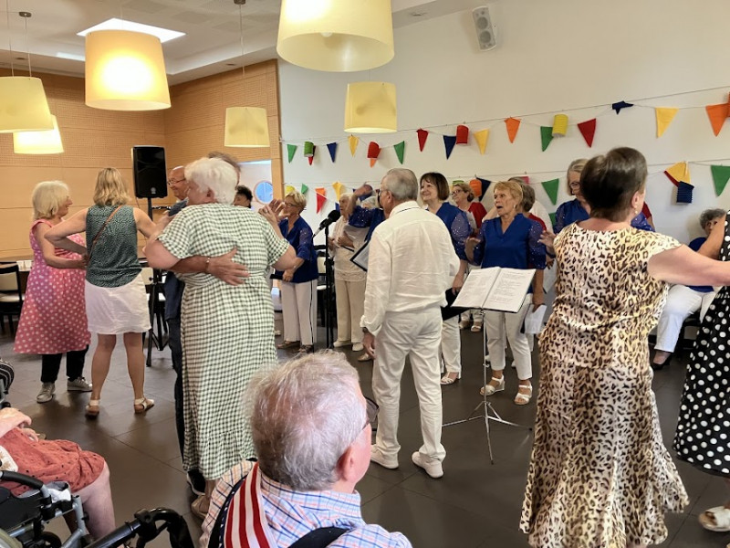 LE BAL GUINGUETTE